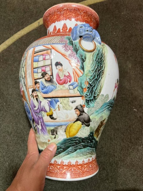 古玩陶瓷民國 新粉彩十二生肖雙獸耳尊真品鑒賞圖