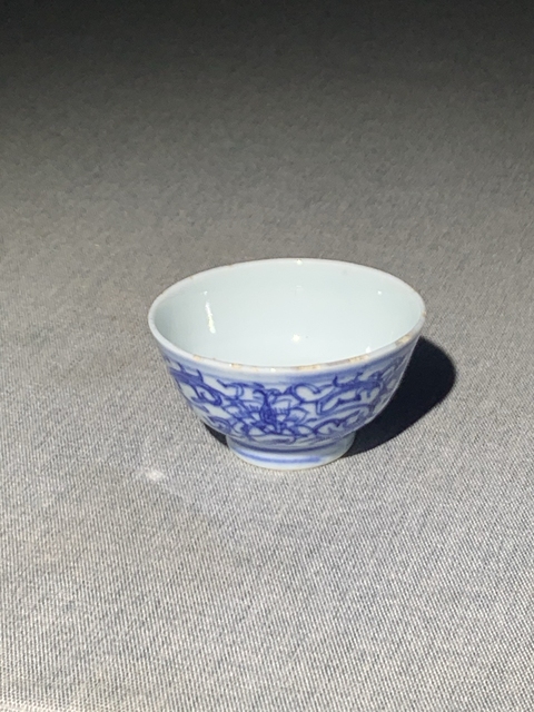 古玩陶瓷青花淡描花卉紋杯真品鑒賞圖