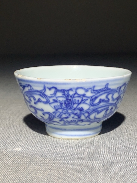 古玩陶瓷青花淡描花卉紋杯真品鑒賞圖