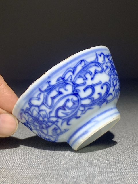 古玩陶瓷青花淡描花卉紋杯真品鑒賞圖