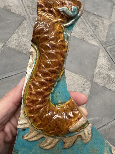 古玩陶瓷三彩堆塑龍紋瓷片真品鑒賞圖