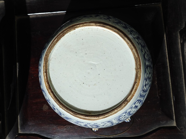 古玩陶瓷青花纏枝花紋四系粥罐真品鑒賞圖