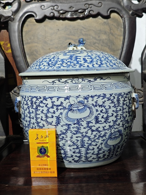 古玩陶瓷青花纏枝花紋四系粥罐真品鑒賞圖