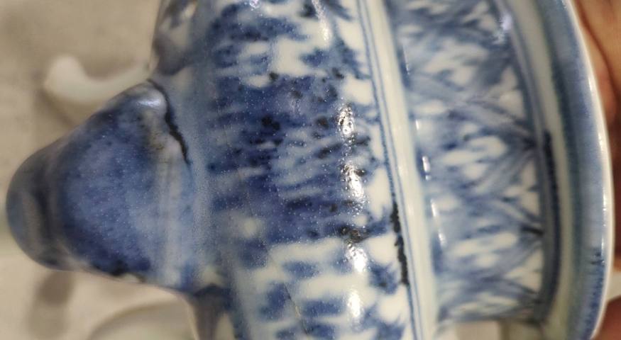 古玩陶瓷明青花三足爐真品鑒賞圖