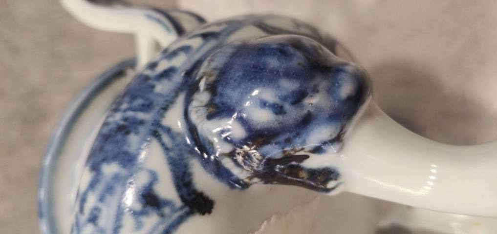 古玩陶瓷明青花三足爐真品鑒賞圖