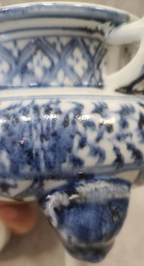 古玩陶瓷明青花三足爐真品鑒賞圖