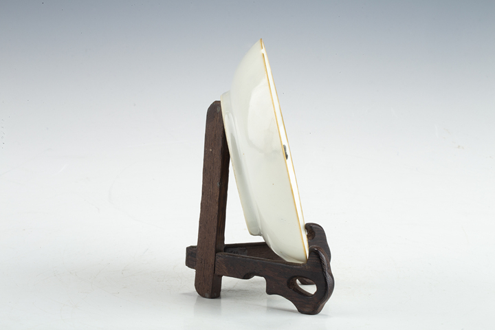 古玩陶瓷·粉彩無雙譜人物詩文小盤
真品鑒賞圖