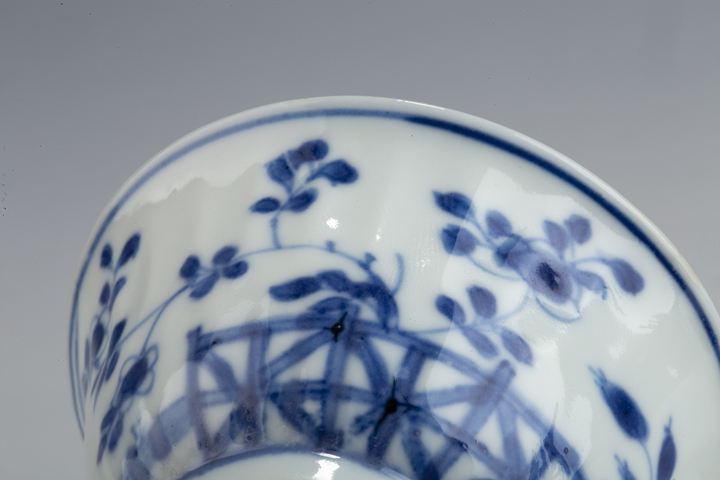 古玩陶瓷·青花水仙花卉紋杯
真品鑒賞圖