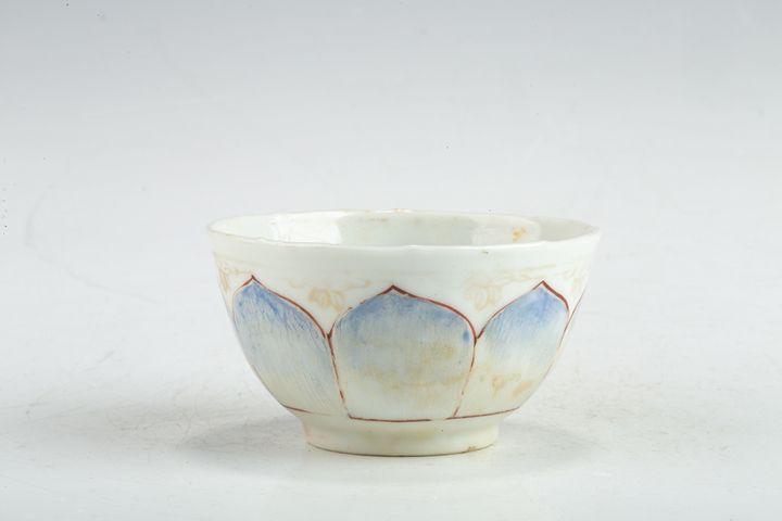 古玩陶瓷·粉彩蓮瓣紋杯
真品鑒賞圖