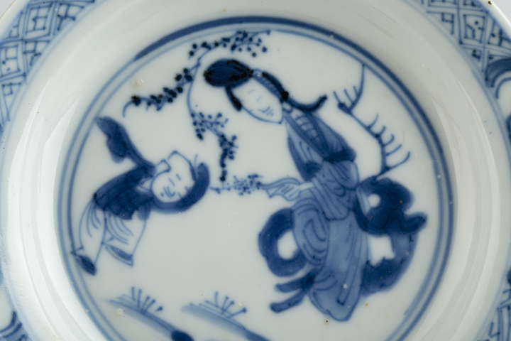 古玩陶瓷·青花三娘教子紋小盤
真品鑒賞圖