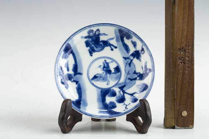 古玩陶瓷清康熙·青花人物故事紋小盤真品鑒賞圖