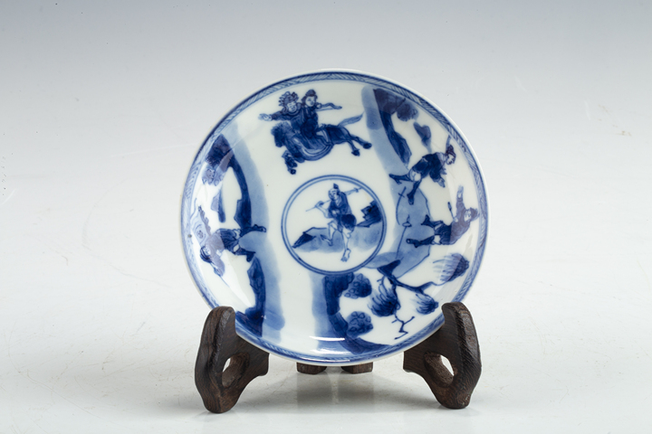 古玩陶瓷清康熙·青花人物故事紋小盤真品鑒賞圖