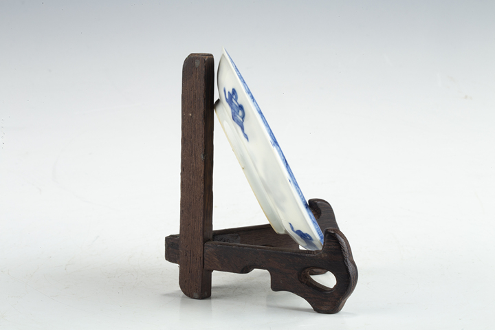 古玩陶瓷清康熙·青花人物故事紋小盤真品鑒賞圖