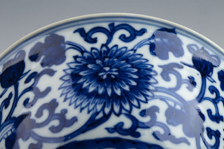 古玩陶瓷·青花纏枝菊花紋碗
真品鑒賞圖