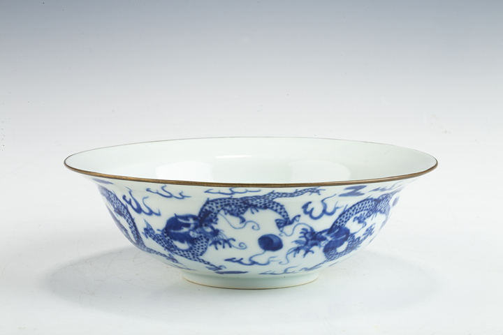 古玩陶瓷·青花云龍紋折沿碗
真品鑒賞圖