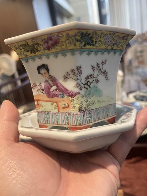 古玩陶瓷粉彩人物故事六方花盆真品鑒賞圖