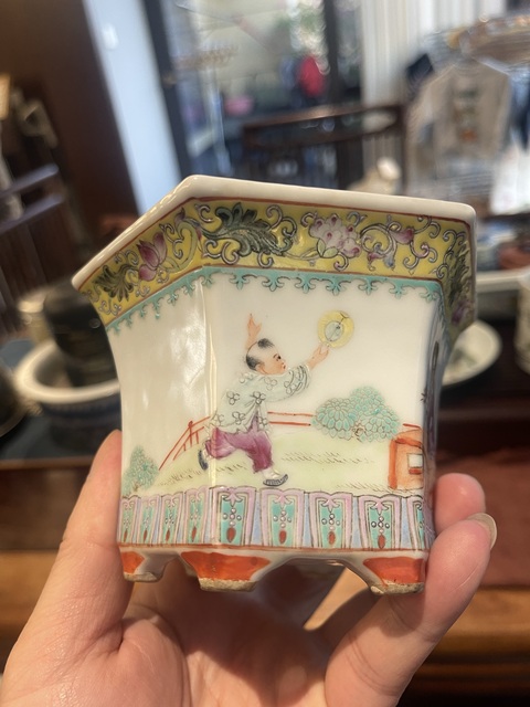 古玩陶瓷粉彩人物故事六方花盆真品鑒賞圖