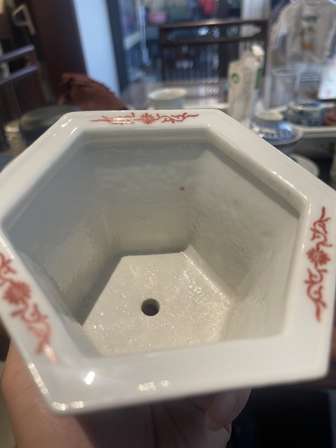 古玩陶瓷粉彩人物故事六方花盆真品鑒賞圖