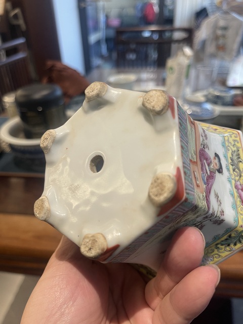 古玩陶瓷粉彩人物故事六方花盆真品鑒賞圖