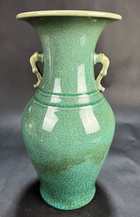 古玩陶瓷綠哥釉雙耳瓶真品鑒賞圖