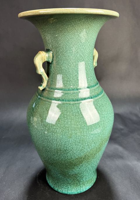 古玩陶瓷綠哥釉雙耳瓶真品鑒賞圖