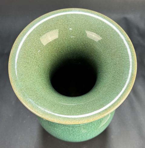 古玩陶瓷綠哥釉雙耳瓶真品鑒賞圖