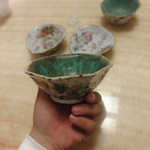 古玩陶瓷粉彩花鳥紋碗真品鑒賞圖