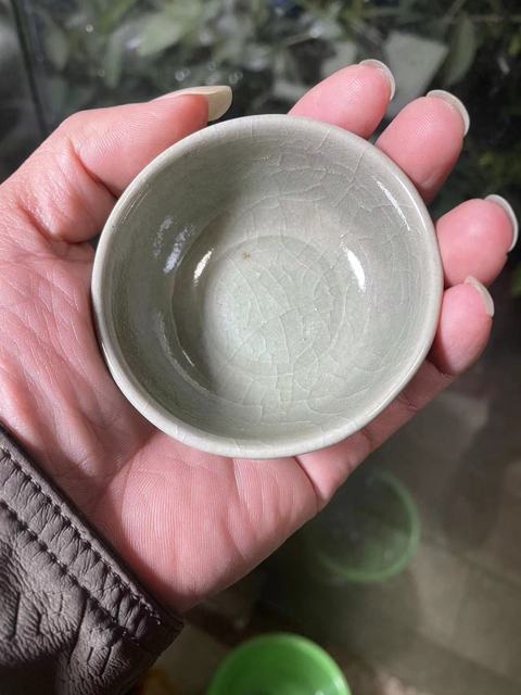 古玩陶瓷龍泉青瓷杯真品鑒賞圖