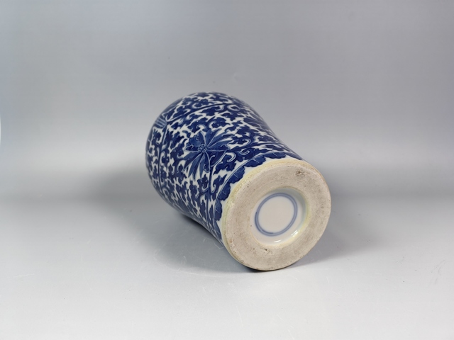 古玩陶瓷晚清纏枝蓮青花梅瓶真品鑒賞圖