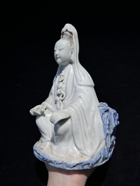 古玩陶瓷清代德化窯觀音像真品鑒賞圖