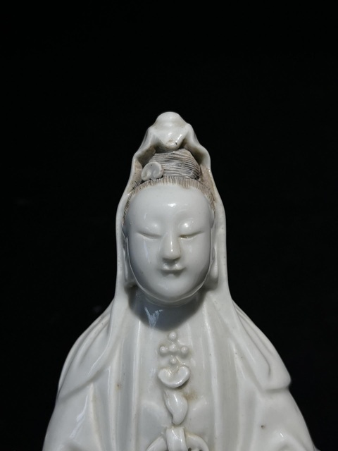 古玩陶瓷清代德化窯觀音像真品鑒賞圖