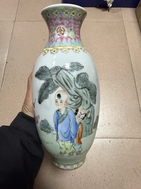 古玩陶瓷出口創匯期嬰戲紋瓶真品鑒賞圖