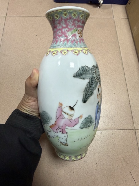 古玩陶瓷出口創匯期嬰戲紋瓶真品鑒賞圖