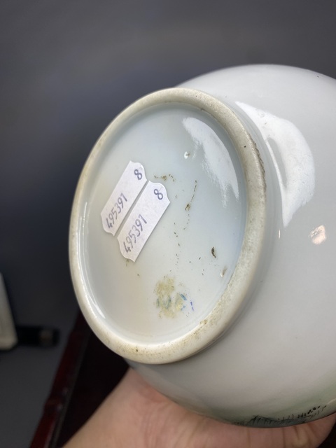 古玩陶瓷粉彩人物故事賞瓶真品鑒賞圖