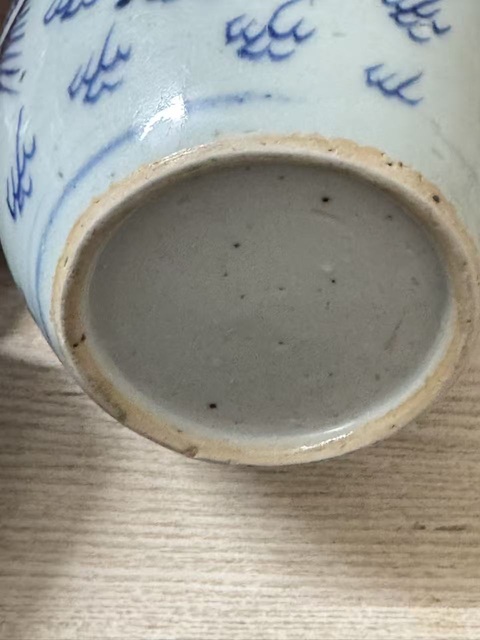 古玩陶瓷青花淡描龍紋罐真品鑒賞圖