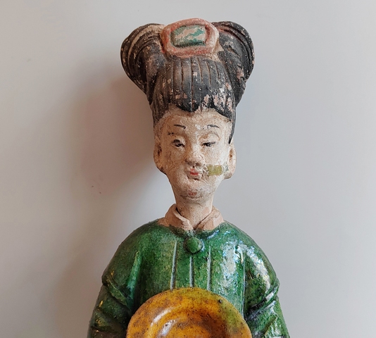 古玩陶瓷明代·三彩仕女俑真品鑒賞圖