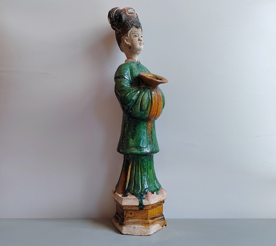 古玩陶瓷明代·三彩仕女俑真品鑒賞圖