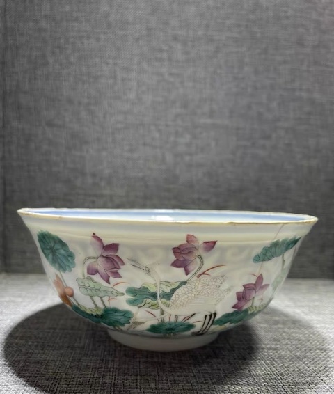 古玩陶瓷青花粉彩荷花碗真品鑒賞圖