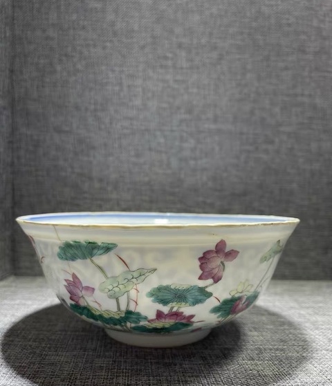 古玩陶瓷青花粉彩荷花碗真品鑒賞圖