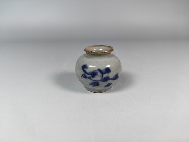 古玩陶瓷明青花花卉紋水盂真品鑒賞圖