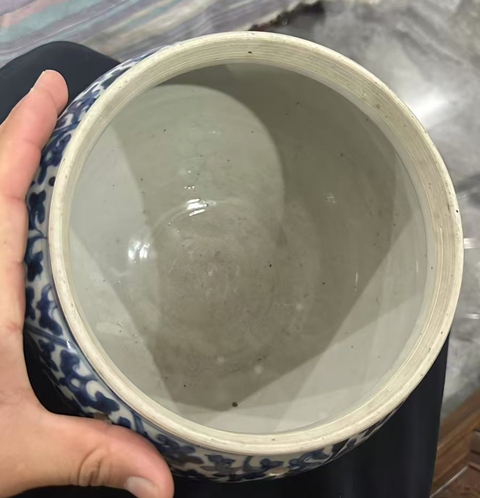 古玩陶瓷花卉紋青花四系粥罐真品鑒賞圖