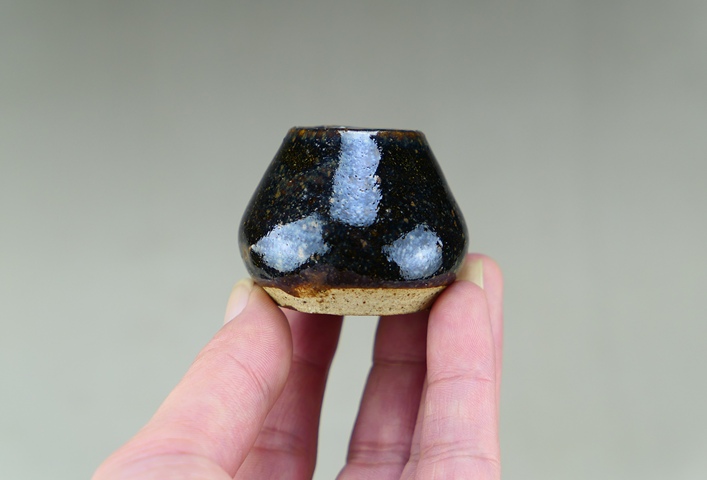 古玩陶瓷明末清初.黑釉油滴雞心罐拍賣，當(dāng)前價(jià)格138元