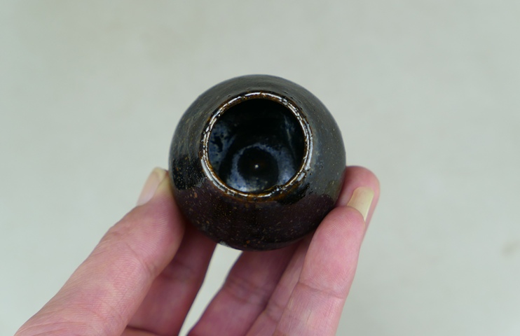 古玩陶瓷明末清初.黑釉油滴雞心罐拍賣，當(dāng)前價(jià)格138元