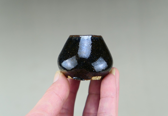 古玩陶瓷明末清初.黑釉油滴雞心罐拍賣，當(dāng)前價(jià)格138元