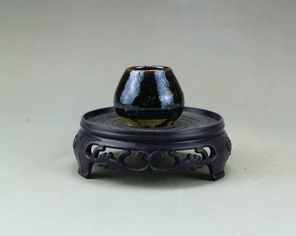 古玩陶瓷明末清初.黑釉油滴雞心罐（文房雅器）拍賣，當前價格0元