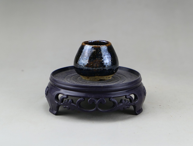 古玩陶瓷明末清初.黑釉油滴雞心罐（文房雅器）拍賣，當前價格0元