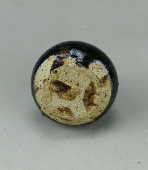 古玩陶瓷明末清初.黑釉油滴雞心罐（文房雅器）拍賣，當前價格0元