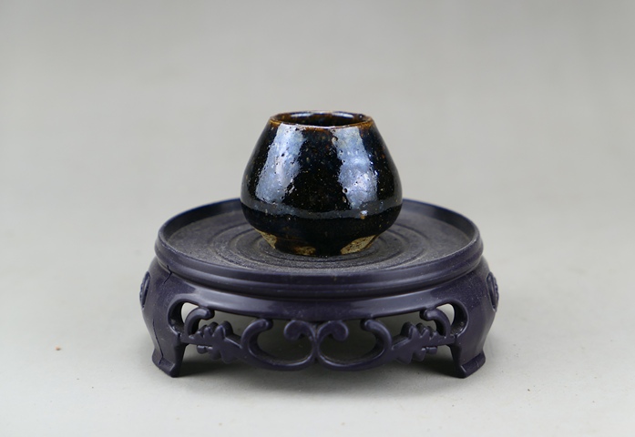 古玩陶瓷明末清初.黑釉油滴雞心罐（文房雅器）拍賣，當前價格0元