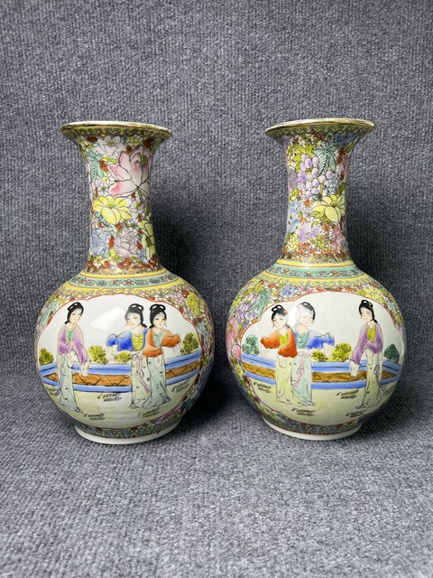 古玩陶瓷粉彩開窗人物故事紋賞瓶一對(duì)拍賣，當(dāng)前價(jià)格1588元