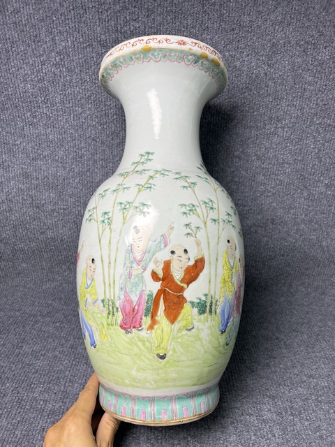 古玩陶瓷粉彩嬰戲紋賞瓶拍賣，當前價格4888元